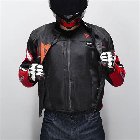 Dainese: Motorcycle clothing, sportswear and protective gear.